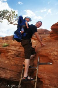 Climbing the ladder || Corona Arch Trail, Utah || Dirt In My Shoes