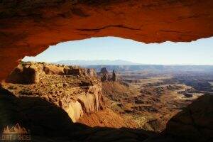 Mesa Arch || Canyonlands National Park || Dirt In My Shoes