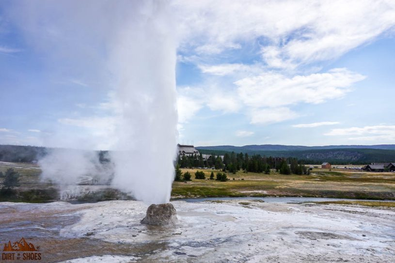 How Many Days Should I Spend in Yellowstone National Park? || Dirt In My Shoes
